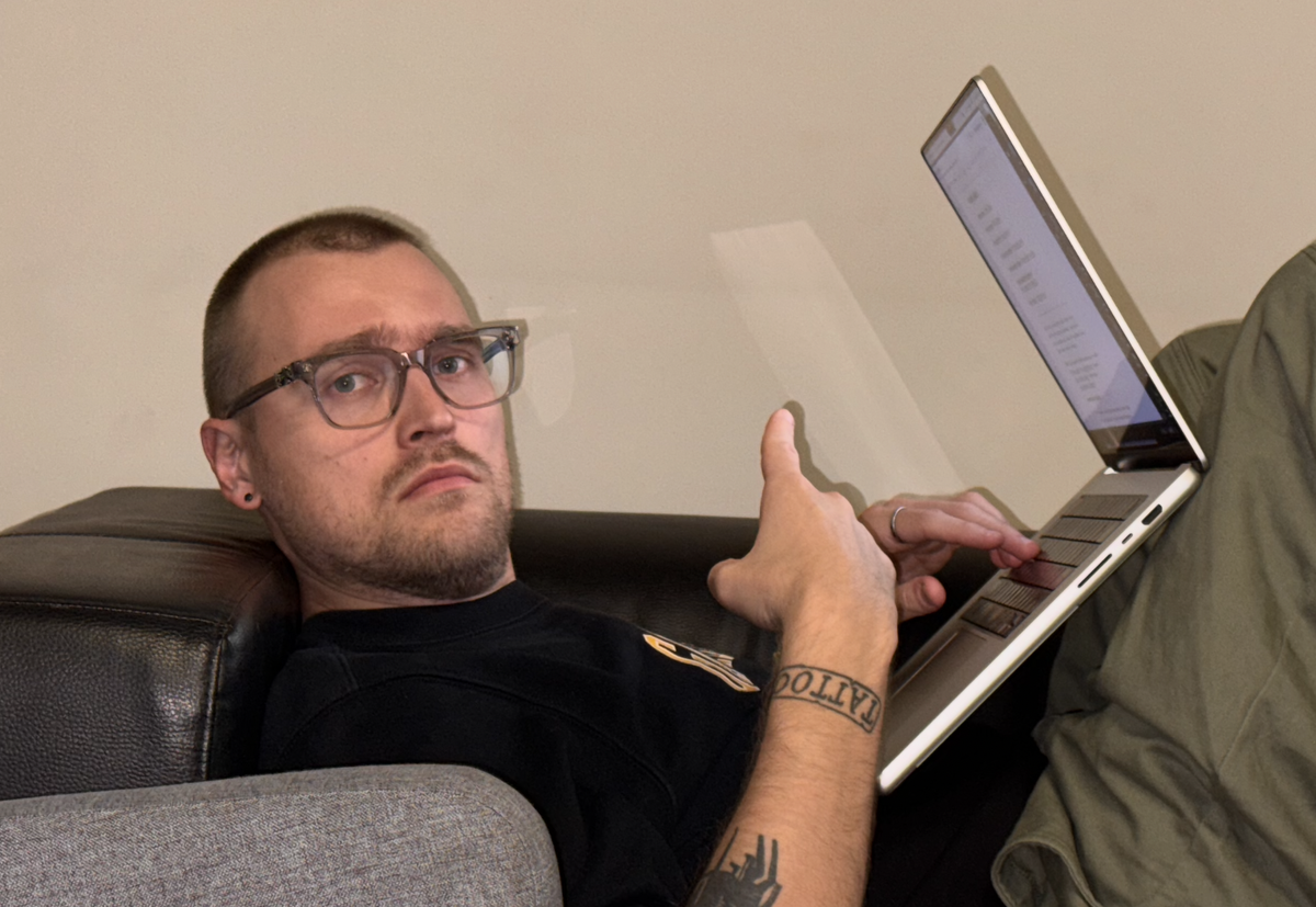 Пользуюсь всем нейросетями в sabka.pro