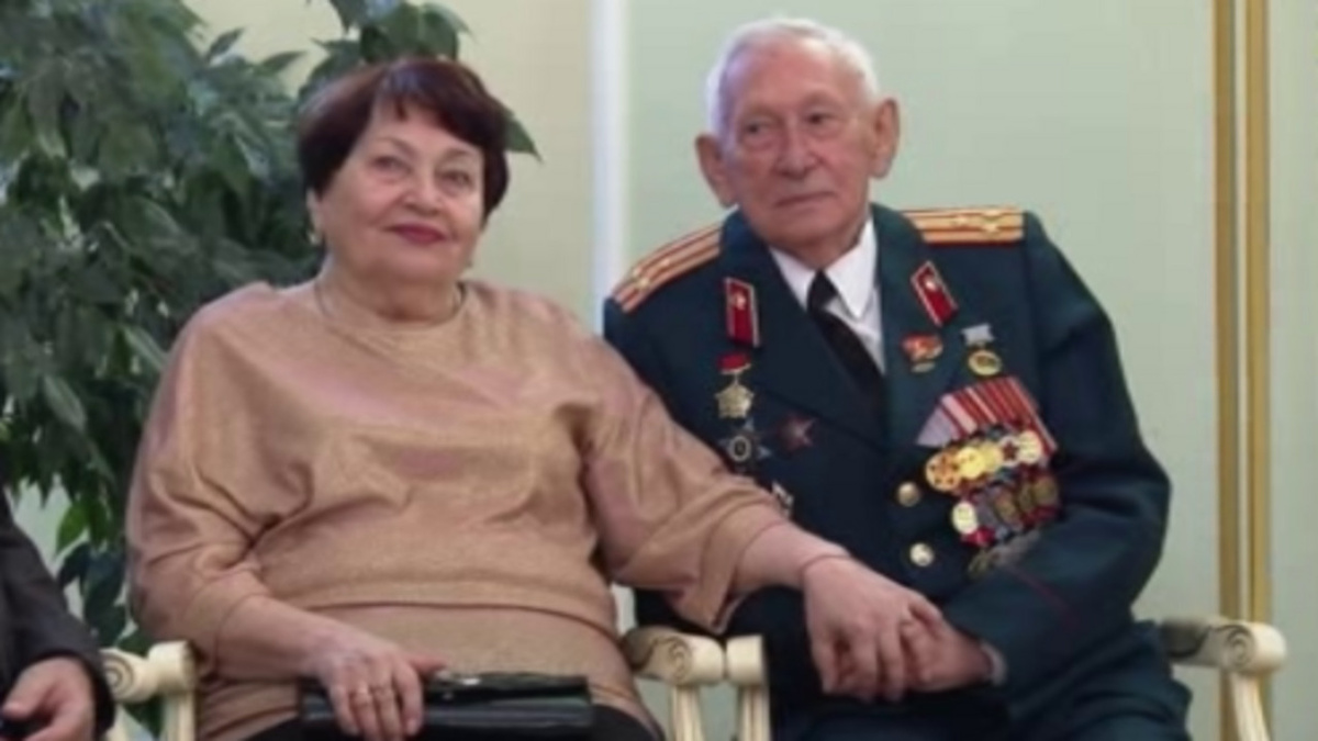     В Курске чествовали семейные пары, вернувшиеся в ЗАГС спустя полвека