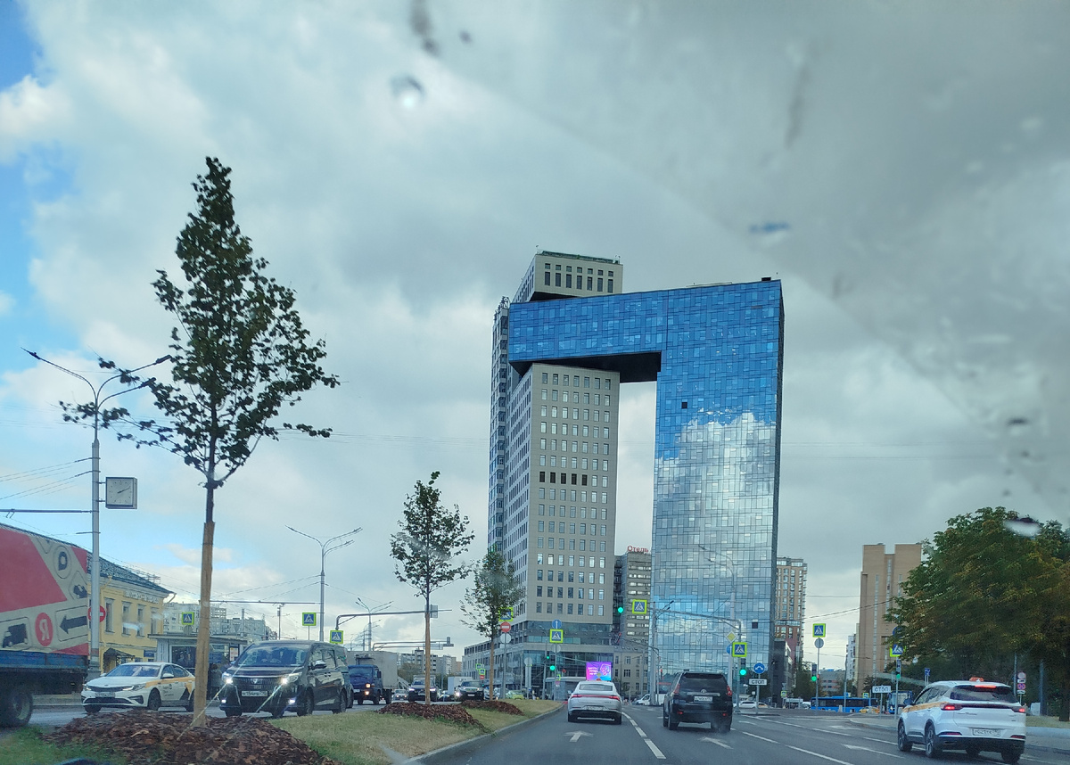 По дороге к торговому центру