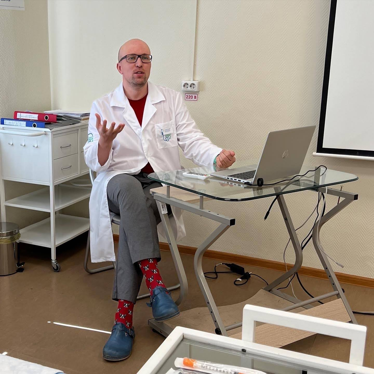 Клинический психолог Станислав Самбурский, неврологическая "Клиника доктора Аникиной"