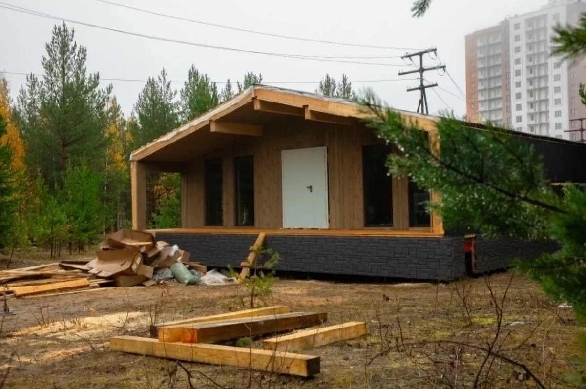    В Сургутском районе завершается строительство лыжной базы в пос. Солнечный