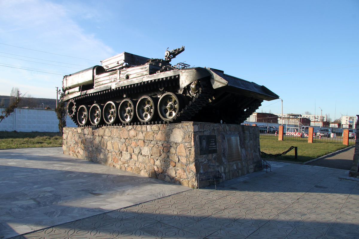 Танк В. Н. Гоголева на Майкопском мемориале.