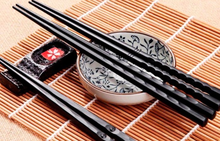 Палочки для еды.