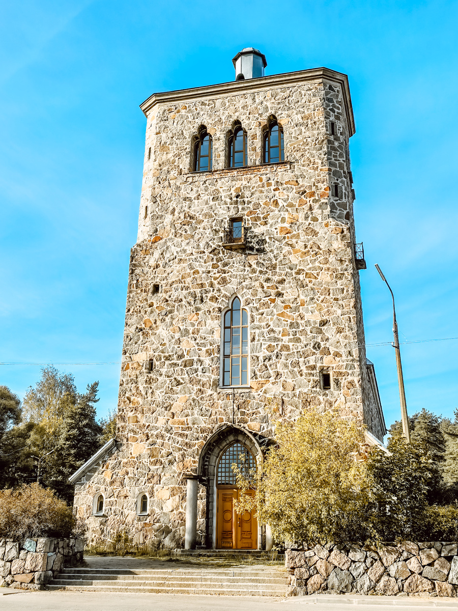 Кирха. Октябрь. Приозерск.