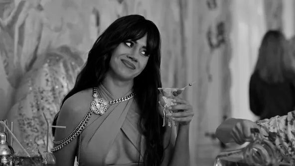 Олеся Иванченко в роли няни в сериале "Няня Оксана"