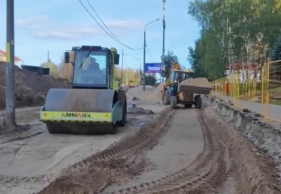    Машины будут ездить по привычным четырем полосам, которые отодвинут от центра дороги