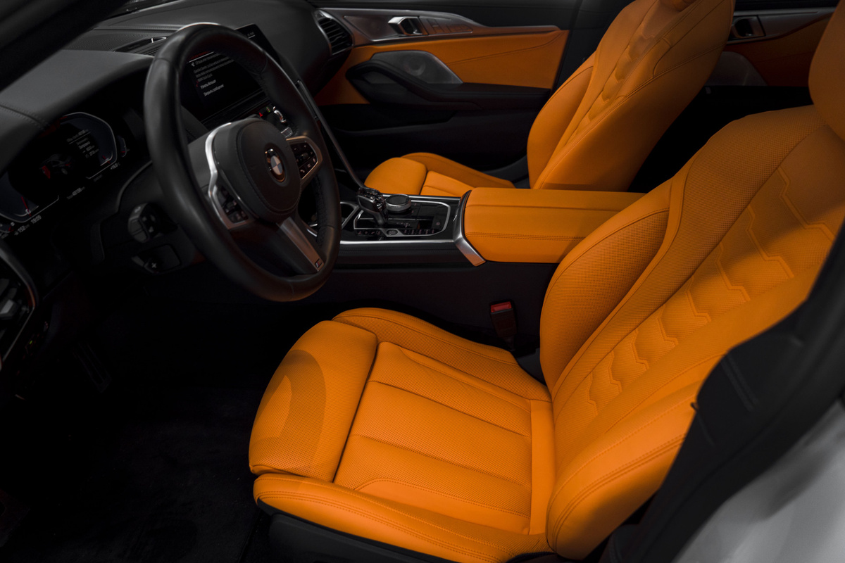 При правильном уходе, маркость будет не сильно заметна в таком цвете, главное правильно ухаживать