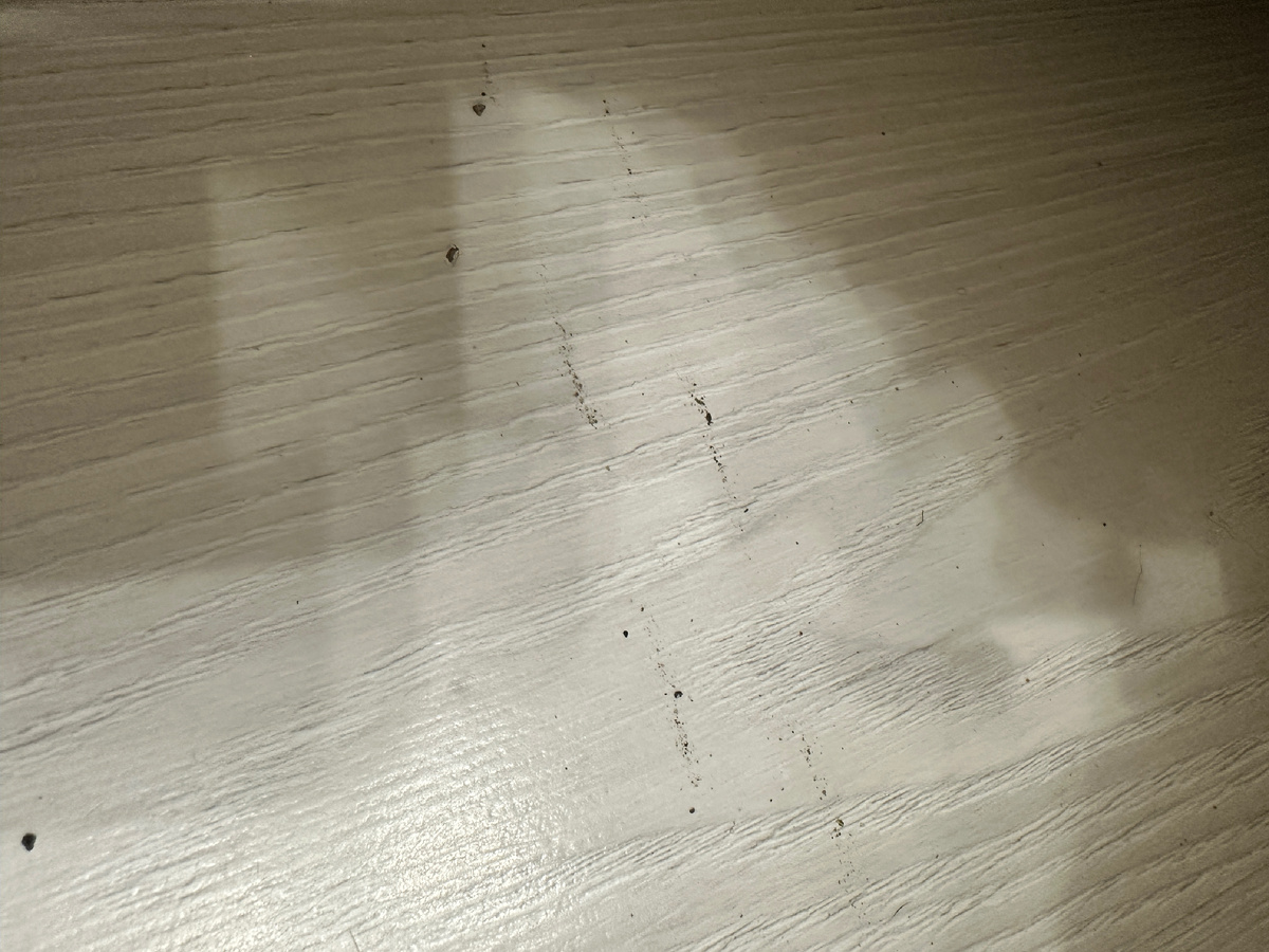 Прямо в местах скрепленя