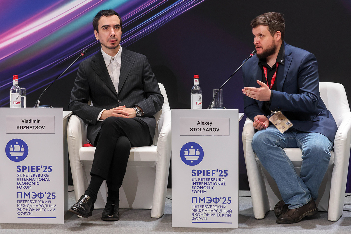   Вован и Лексус во время сессии «Формирование ценности личного бренда: новые инструменты» в рамках XXVIII Петербургского международного экономического форума  
Александр Демьянчук / ТАСС