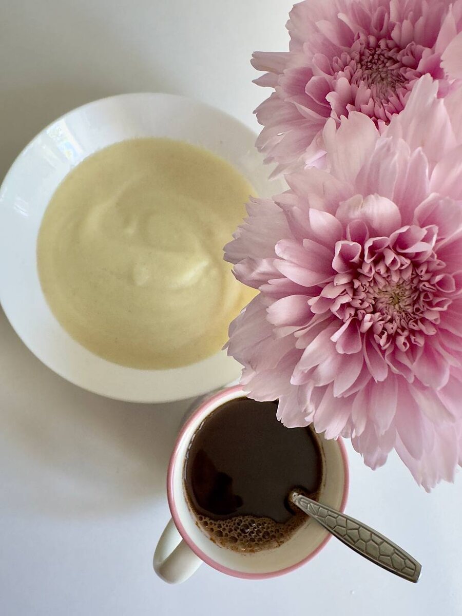 Хризантемы продолжают меня радовать уже 11 дней. Вот за это я люблю осенние цветы.