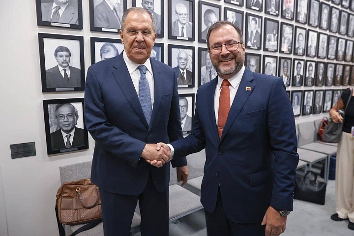 Sergey Lavrov and Ivan Khil