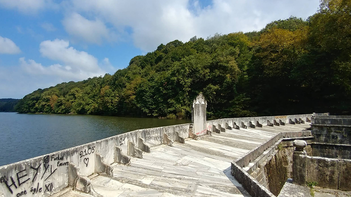 Плотина Валиде в Стамбуле. Фото Google карты