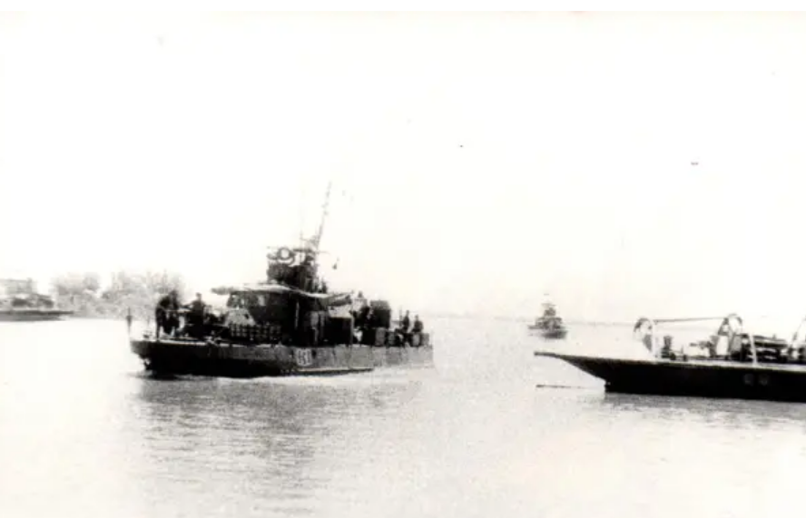 Боевая служба пограничных катеров на речном участке советско-афганской границы