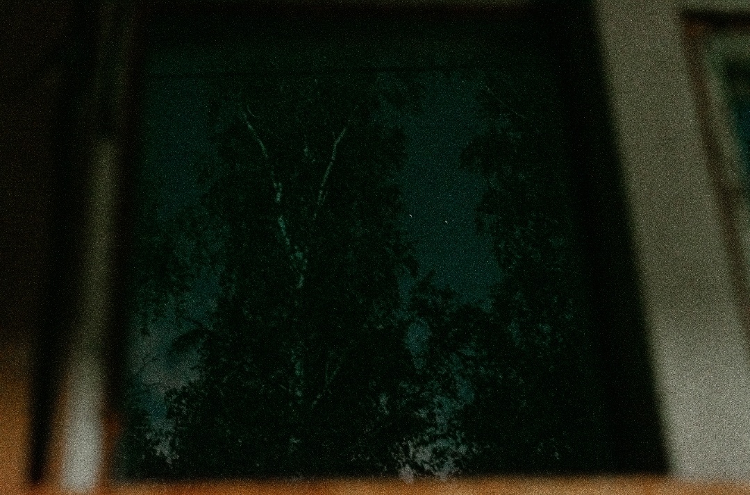 Высоко высоко , далеко далеко . Бесконечно ....