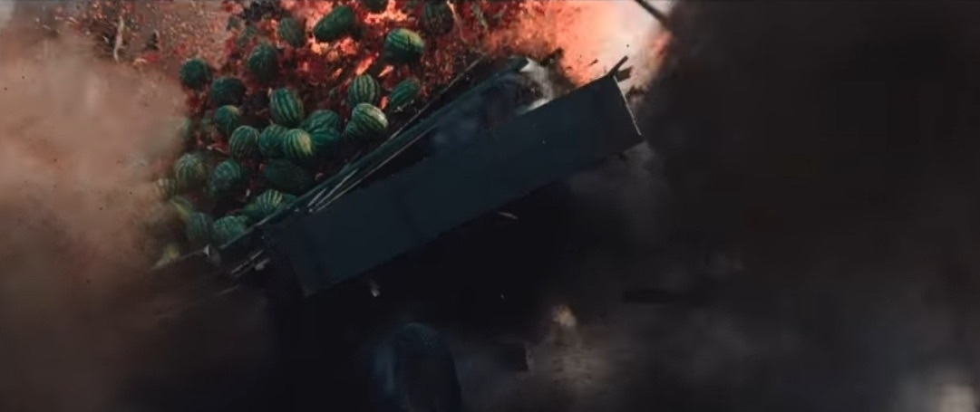 И полетели арбузы - красиво? Фото скрин шот. 