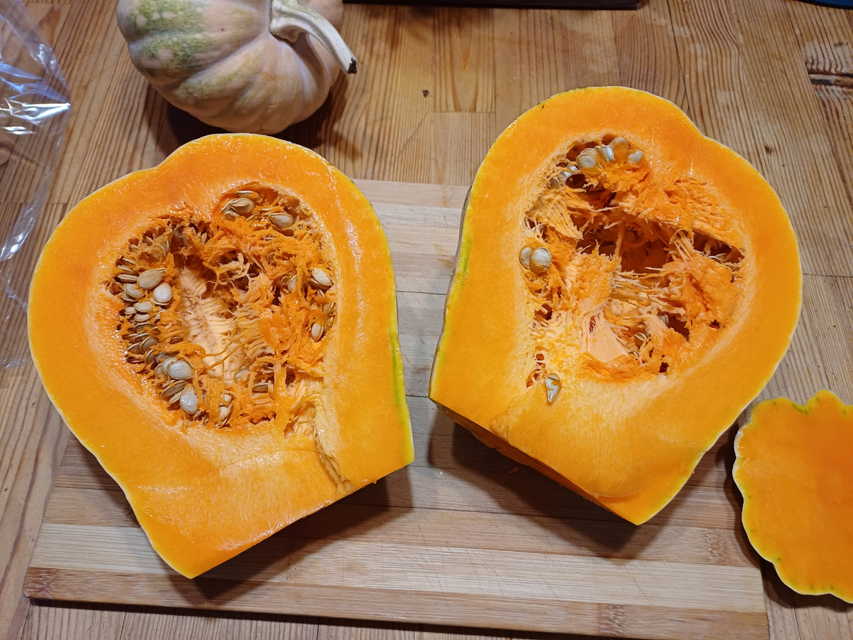 красивый оранжевый цвет у тыквы благодаря каротину, которого много содержится в этом овоще. фото автора