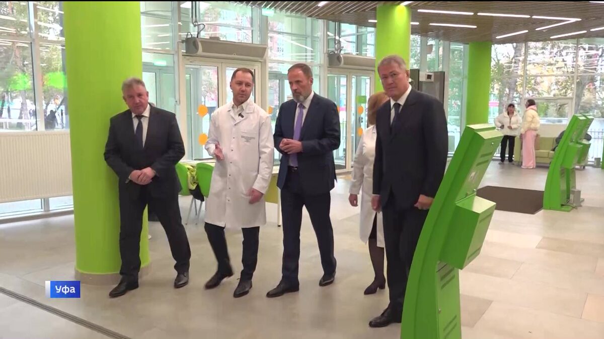    Игорь Комаров и Радий Хабиров осмотрели хирургический корпус Республиканского кардиоцентра в Уфе