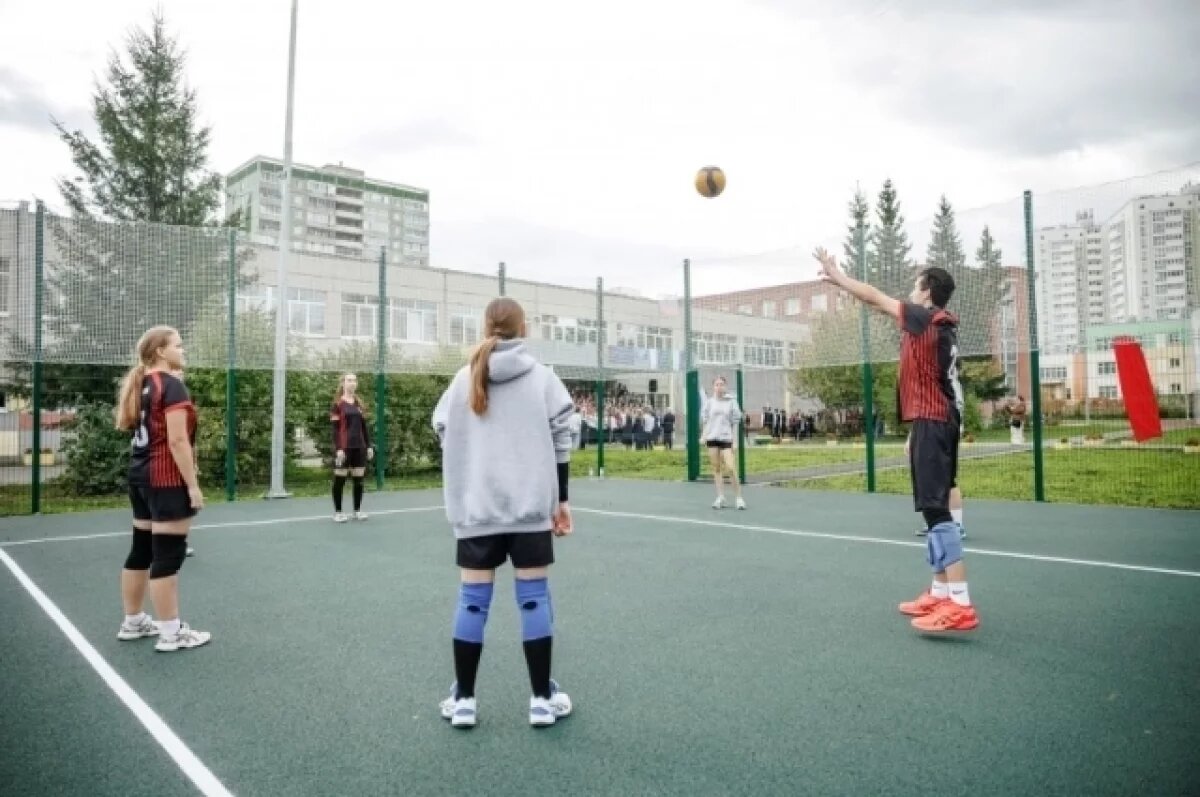    В Екатеринбурге назвали число школьников, занимающихся физкультурой