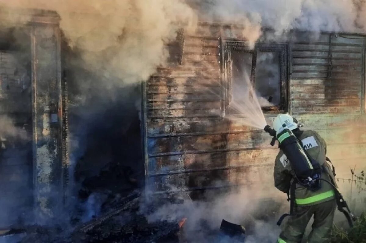    При пожаре под Тверью чуть было не взорвался газовый баллон