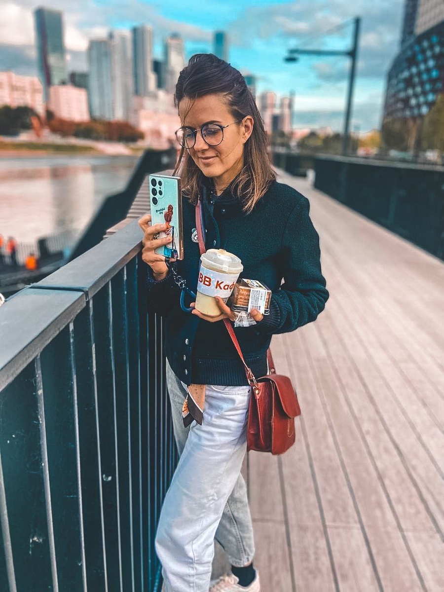 Кофейни и рестораны на любой вкус и кошелёк. У меня оказалась вкусная матча из ВВ.