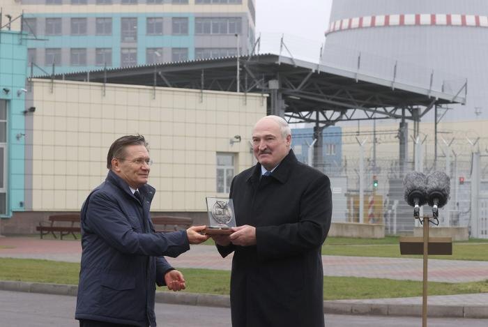 Лукашенко на БелАЭС, theloom.ru