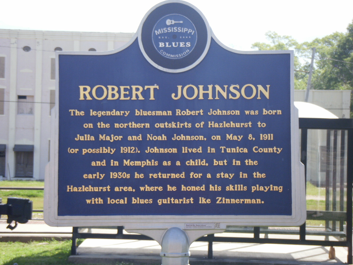 Мемориальная доска в Хайзелхёрсте, посвященная Роберту Джонсону, уроженцу города.