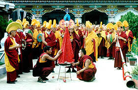 Поющие монахи монастыря Гьюдмед