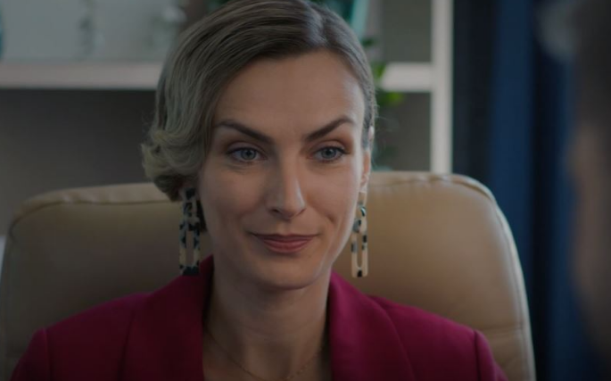 Кадр из сериала "Придуманное счастье" (2021)