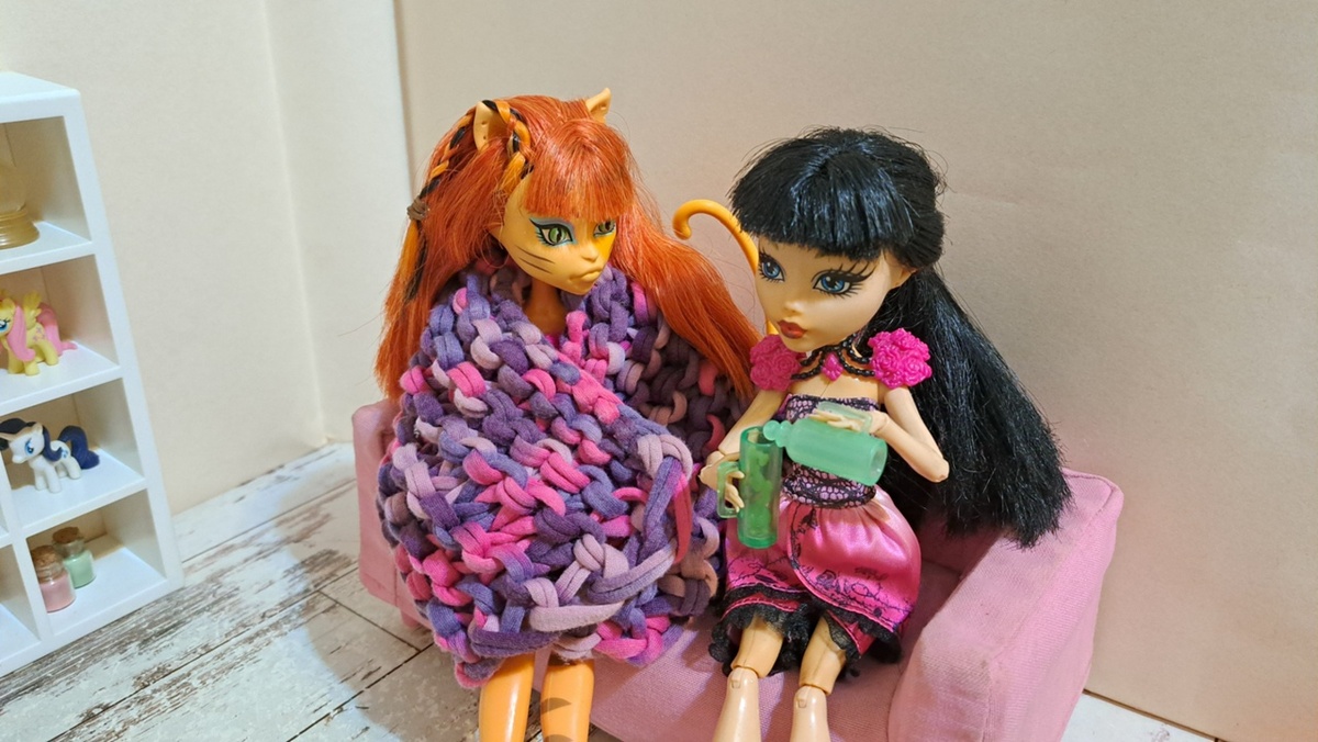 Сана простудилась, но не хочет пить горькие микстуры.