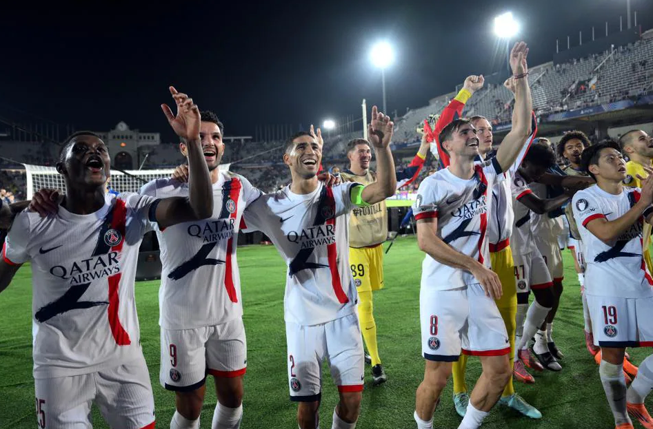 "ПСЖ" после победы над "Барселоной". Фото: УЕФА