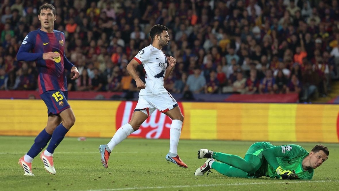    «ПСЖ» обыграл «Барселону» благодаря голу Гонсалу Рамуша в концовке матча. AFP