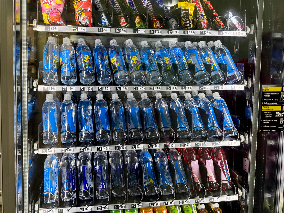 Стоимость воды в вендинговых автоматах в аэропорту Пулково