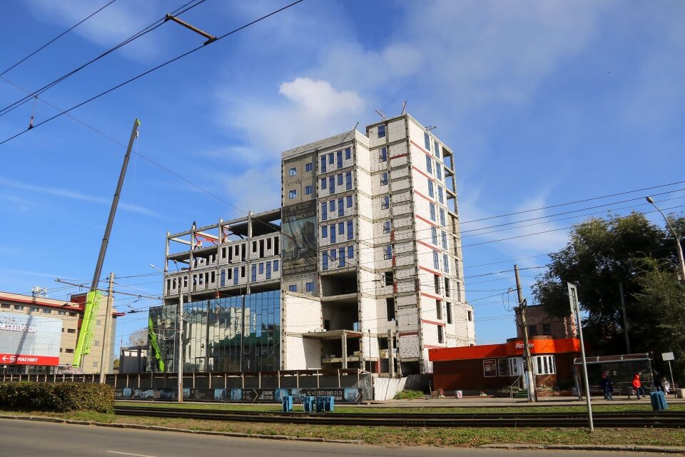    Строительство нового торгово-офисного центра на проспекте Ленина, 122б. Источник: Виталий Барабаш/"Толк"