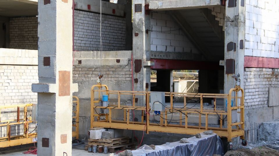    Строительство нового торгово-офисного центра на проспекте Ленина, 122б. Источник: Виталий Барабаш/"Толк"