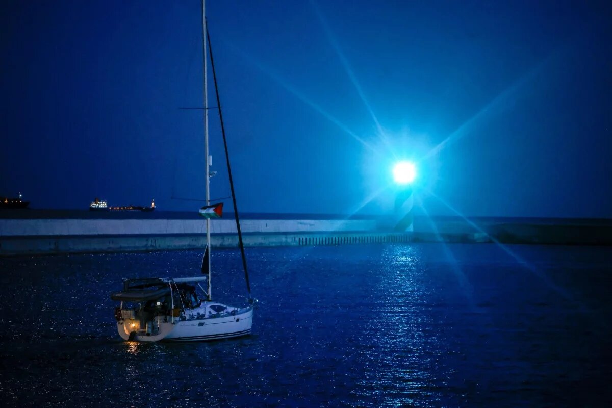    Военные направили участников флотилии Греты Тунберг в израильский порт