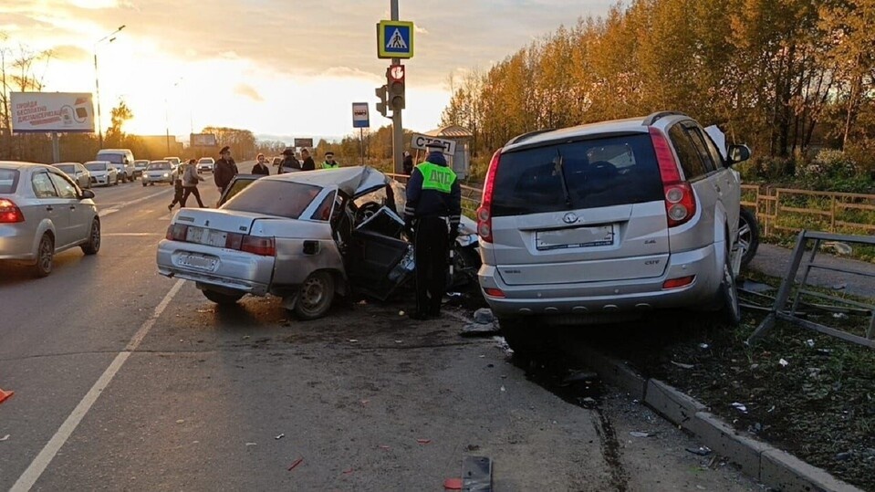     Смертельное ДТП в Нижнем Тагиле. Фото: t.me/gibdd_66.