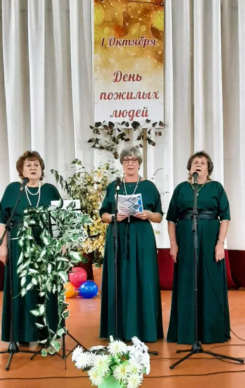 Люда, Зина, Таня