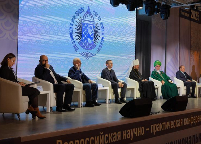 Президент Центра религиоведческих исследований Александр Дворкин рассказал об угрозах сектанства. Фото: Дмитрий Куткин