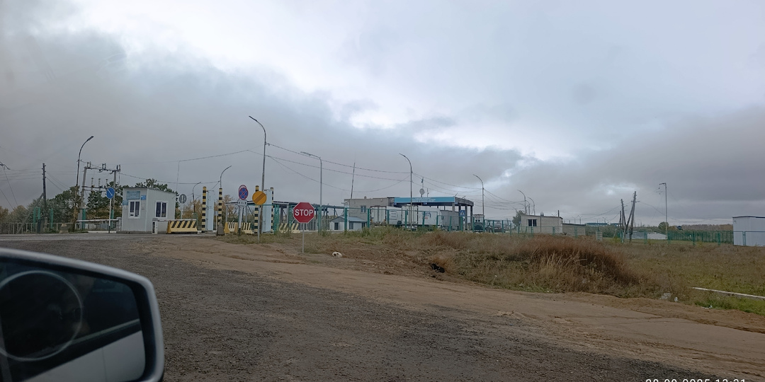 Картошка в багажнике помешала пересечь границу России и Казахстана и другие наши приключения