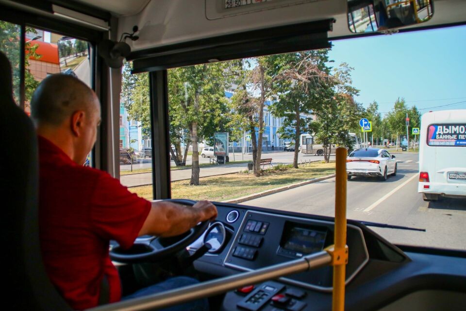    Водитель. Автобус. Источник: Виталий Барабаш
