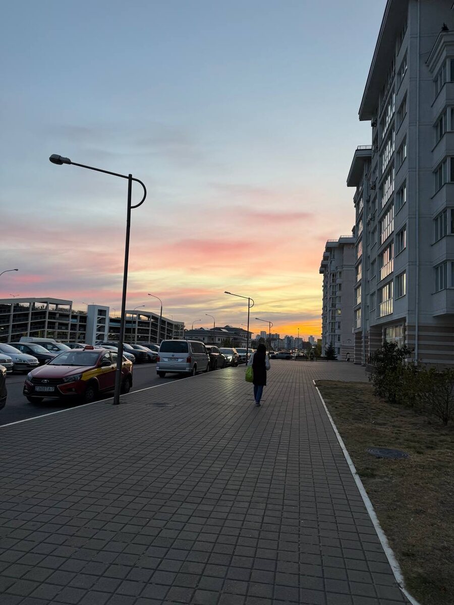 Закат на проспекте Победителей. Фото автора