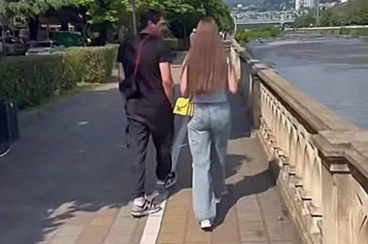    Пристававший к девушке в Сочи блогер извинился на камеру