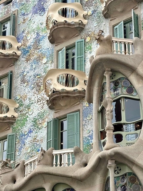 Балконы дома Бальо в Барселоне, Испания.Фото: ShutterStock/Fotodom.ru.