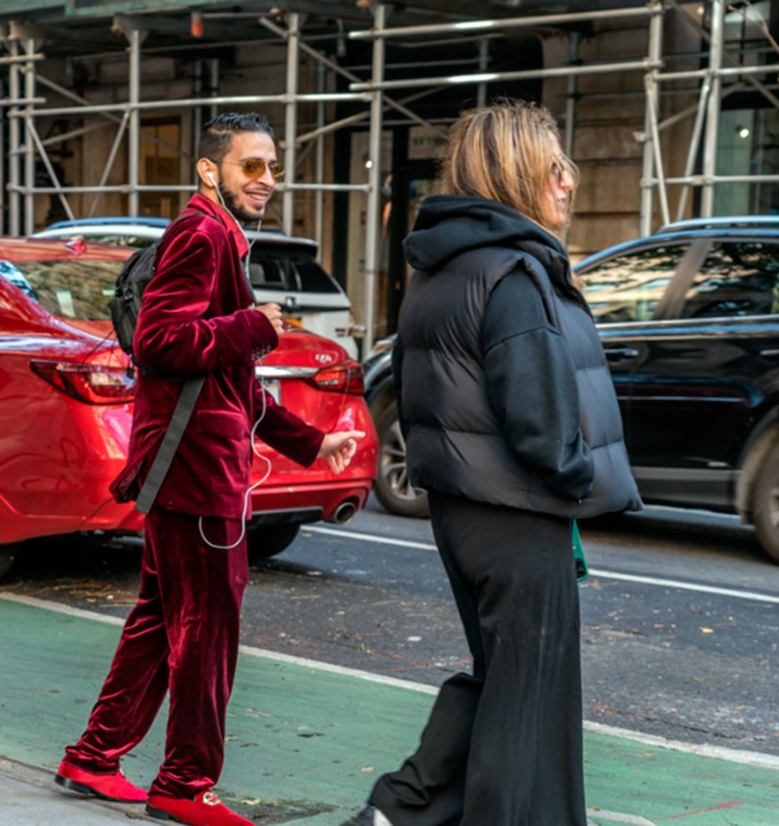 Нарцисс обычный требует обожания, скрытый — тихо вымогает