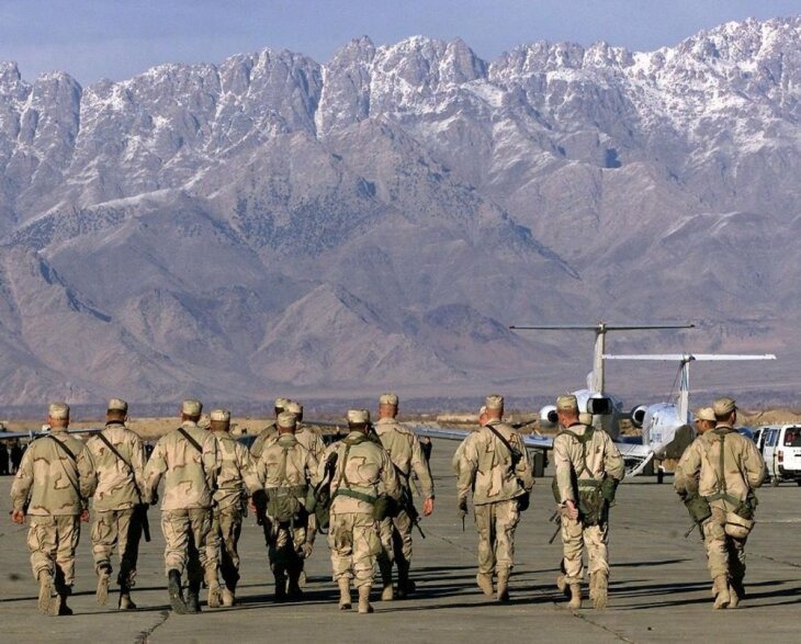     Американские военные на авиабазе Баграм в Афганистане. Источник: tt.com.