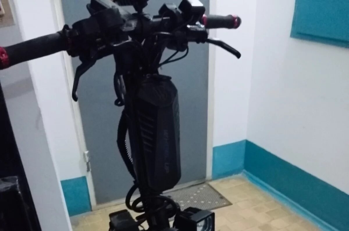    МЧС Прикамья рассказало подробности пожара с электросамокатом в жилом доме