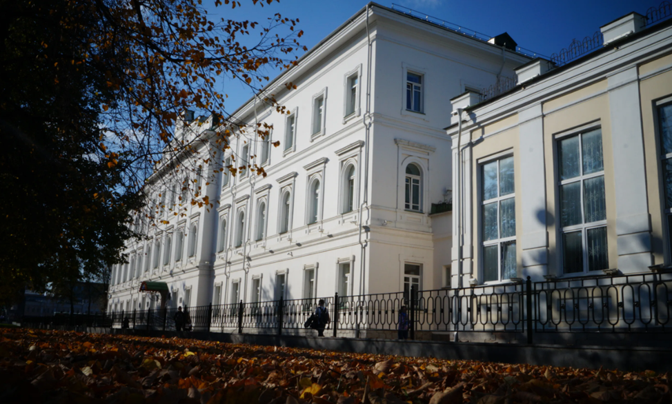 Гимназия № 9 уже много лет входит в топ-100 лучших школ России