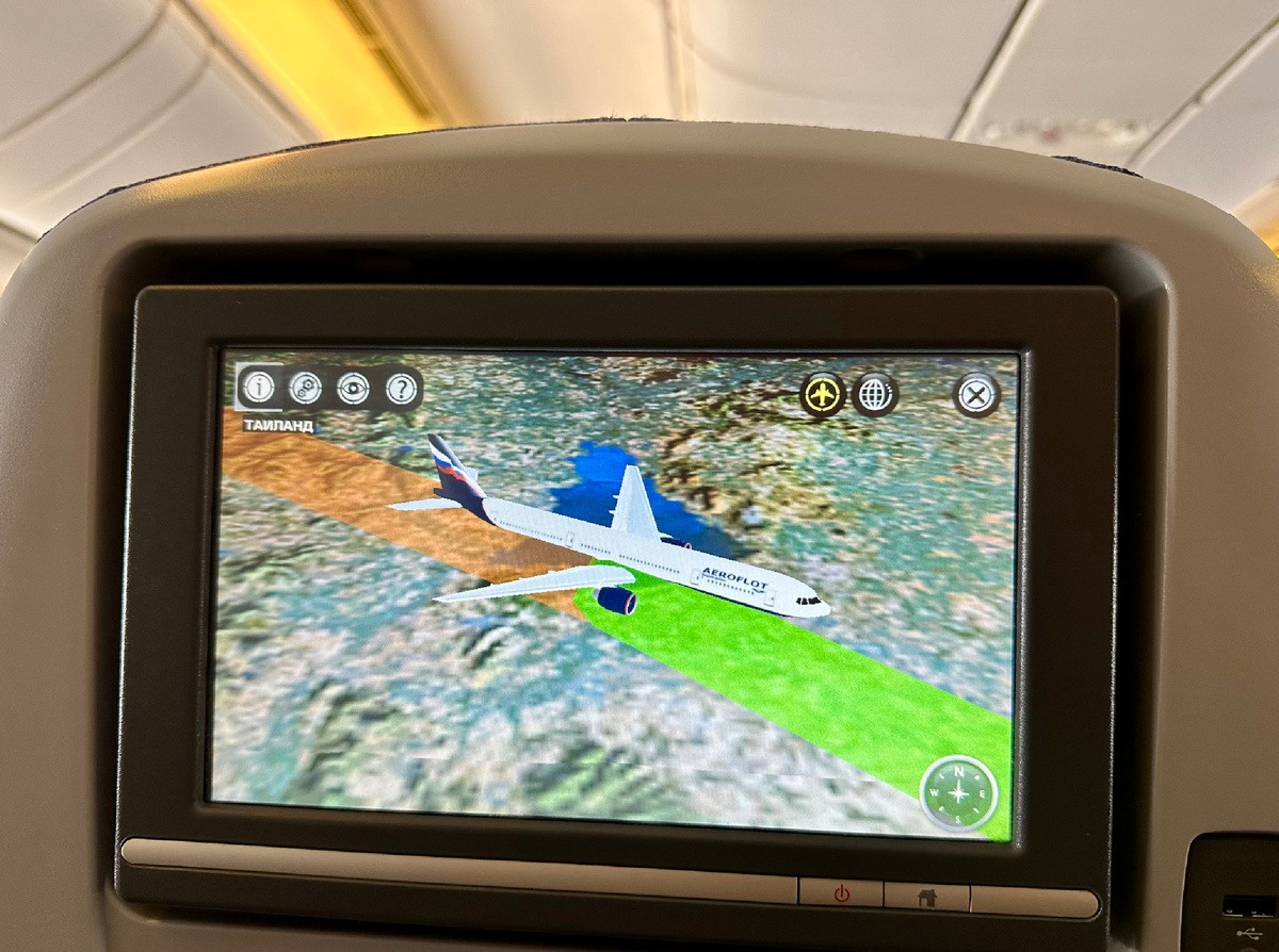 Наш самолет приземлился в аэропорту Суварнабхуми. Таиланд.