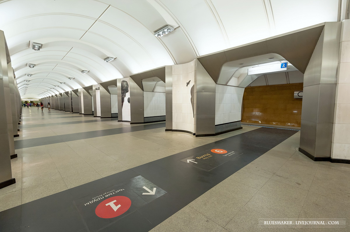 Центральный зал станции "Сретенский бульвар" в 2015 году. Фото отсюда: https://bluesmaker.livejournal.com