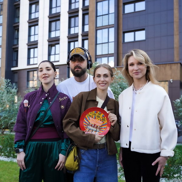     Звезды женского стендапа снимаются в комедии «Между нами, девочками»